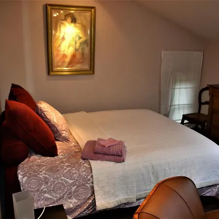 Le Presbytere Bed & Breakfast *