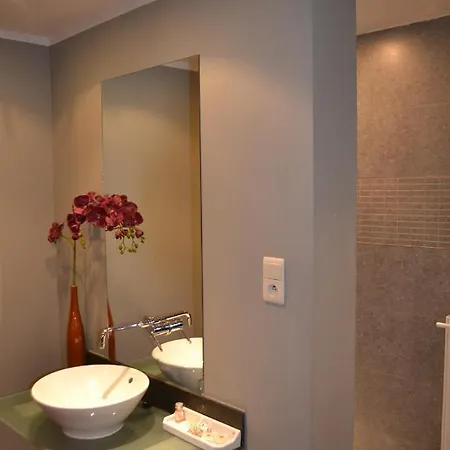 Le Presbytere Bed & Breakfast *